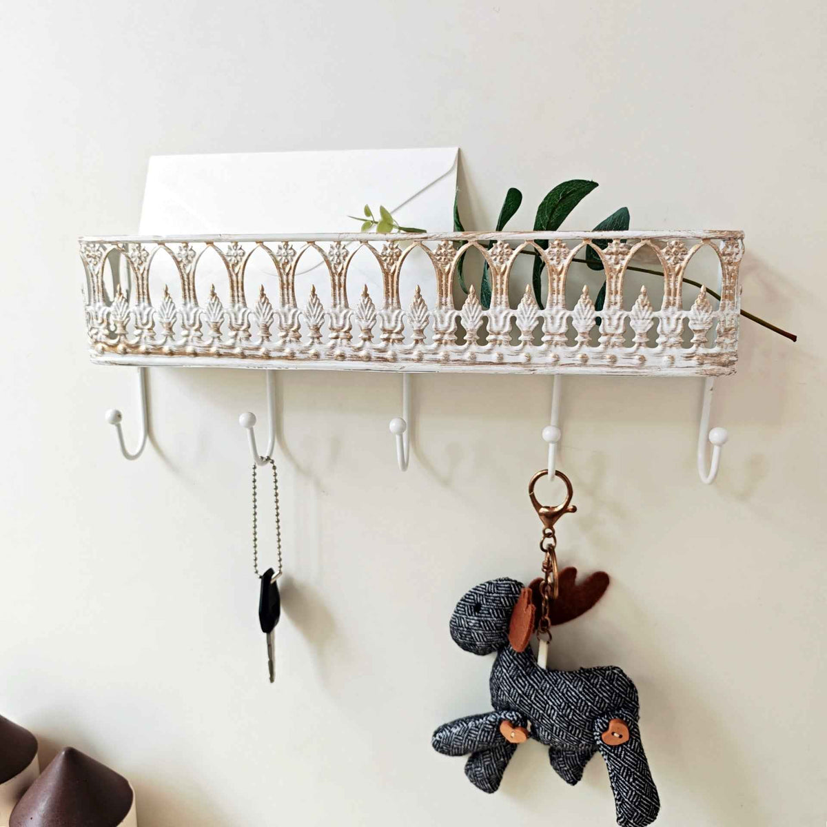 Gold Decorative Iron Wall Hooks — Vintage Luxury Storage Rack for Keys & Accessories