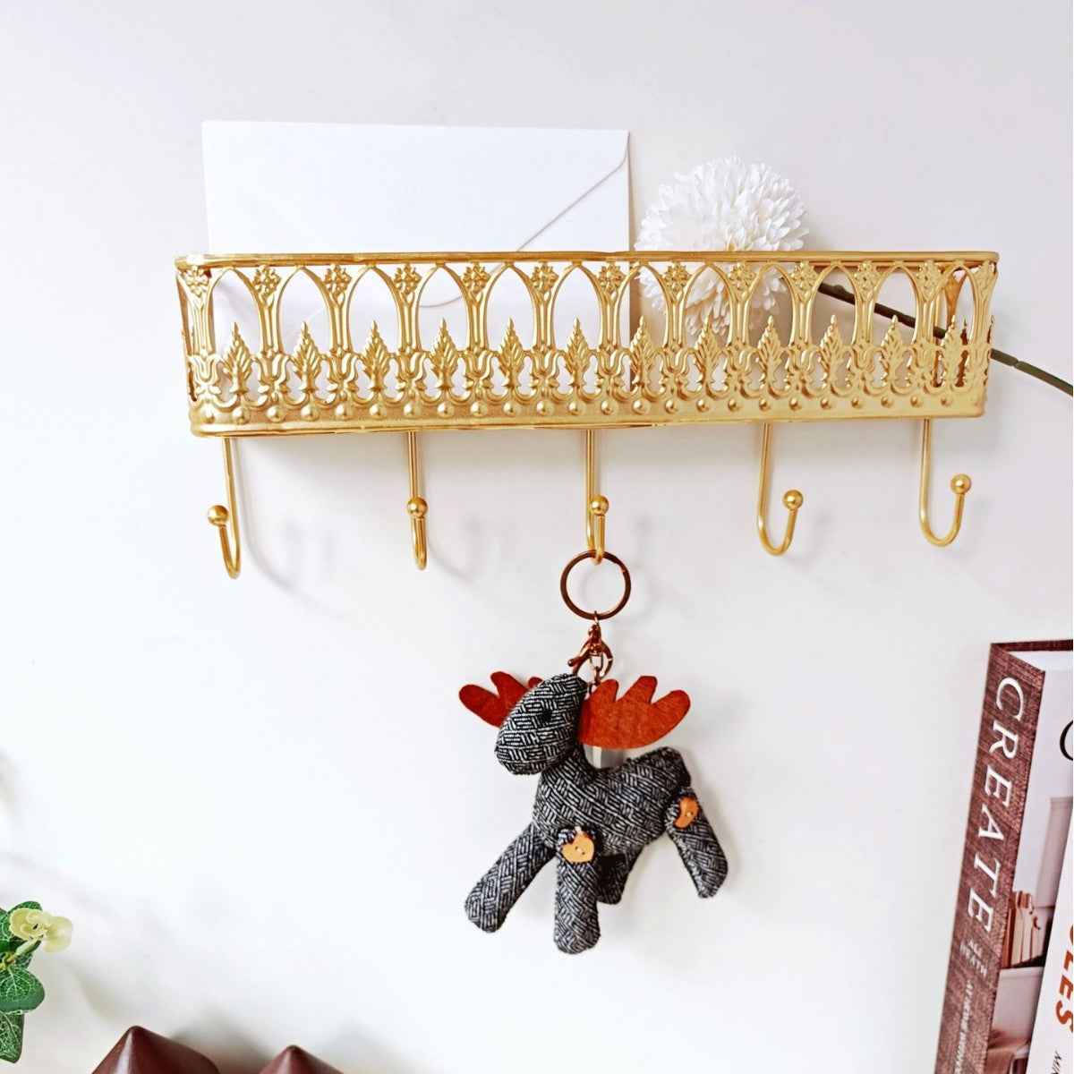 Gold Decorative Iron Wall Hooks — Vintage Luxury Storage Rack for Keys & Accessories